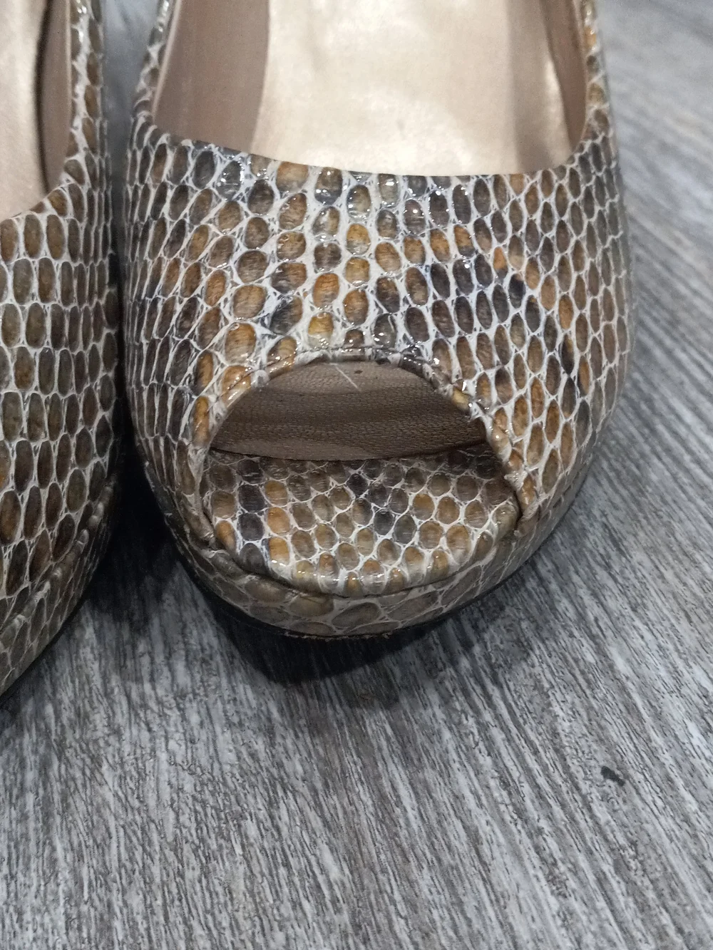 Stuart Weitzman Women's Ivory Snake Print Open Peep-Toe Heels